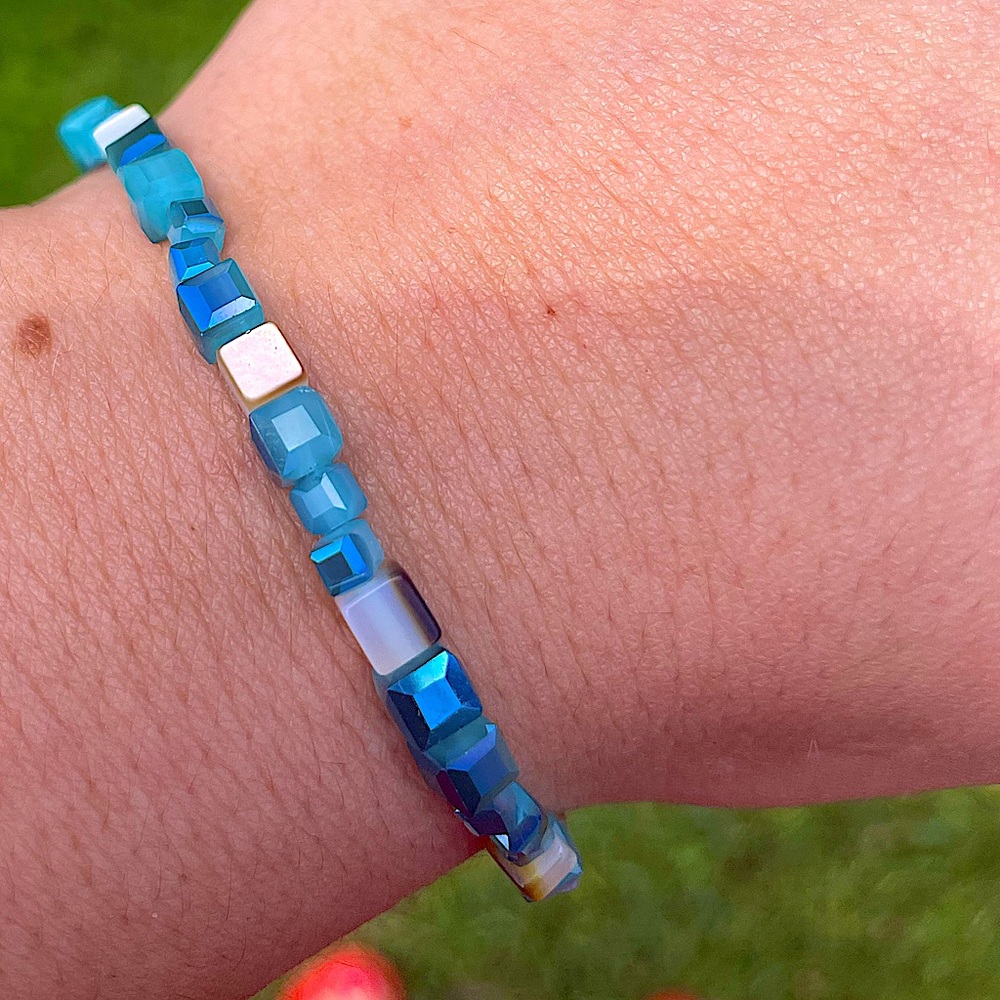 Beautiful Blue Bracelet - Picture 4 of 4